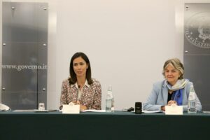 Roma, 19 luglio 2022. Elisa Ferreira, Commissario europeo responsabile per la Coesione e le Riforme e l'allora Ministra per il Mezzogiorno e la Coesione territoriale Mara Cafargna annunciano l'adozione dell'Accordo di partenariato con l'Italia per il periodo 2021-2027, che prevede anche l'attivazione del CapCoe - Foto: Unione Europea